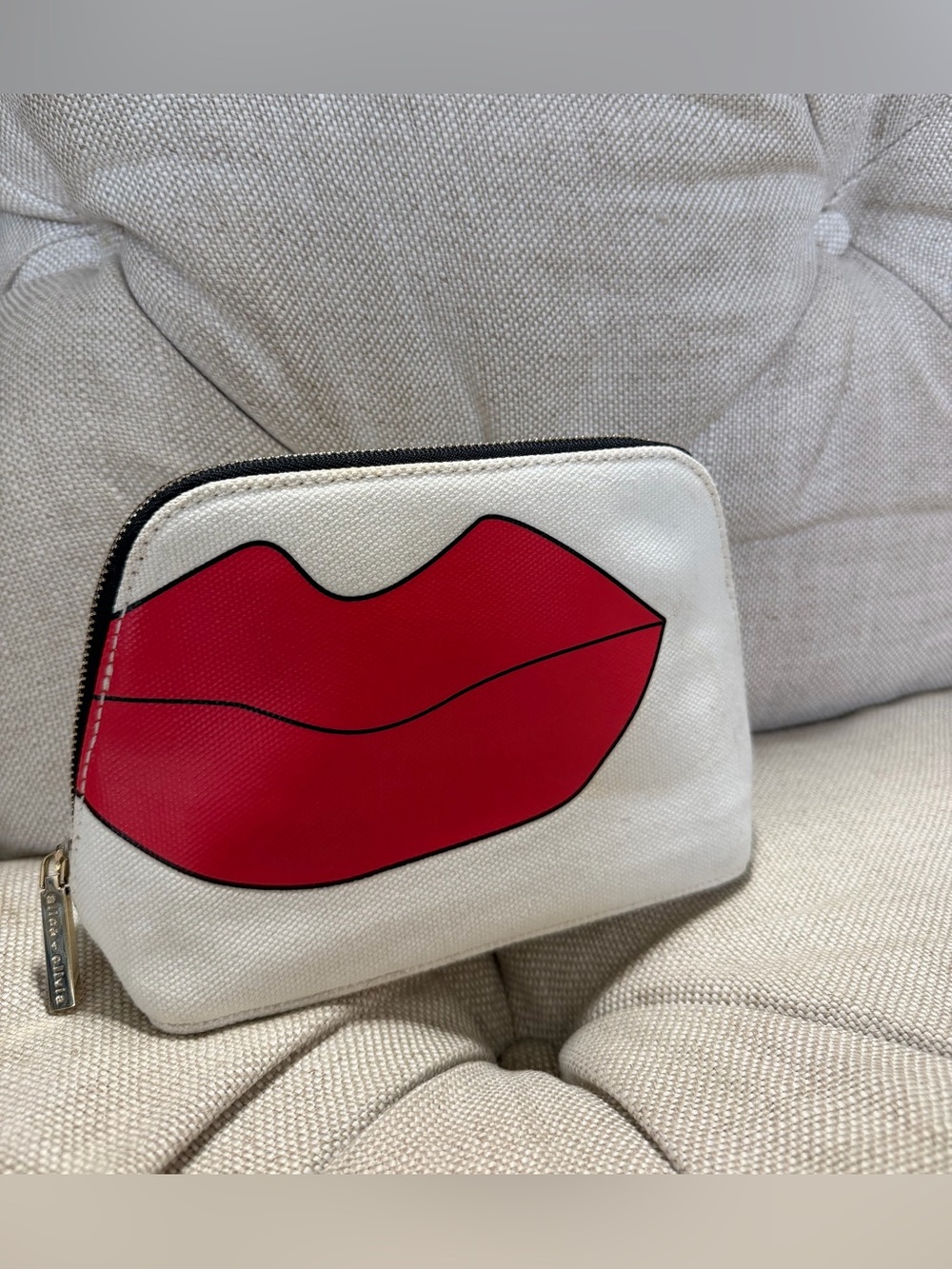 💋Alice + Olivia Canvas/Black Faux Red Lips Cosmetic Pouch Case